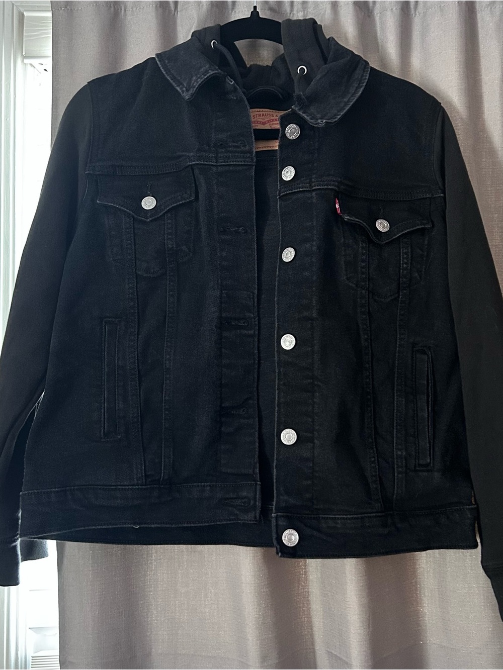 NWOT LEVI’S Black Denim Jacket with Hood Size: XL
